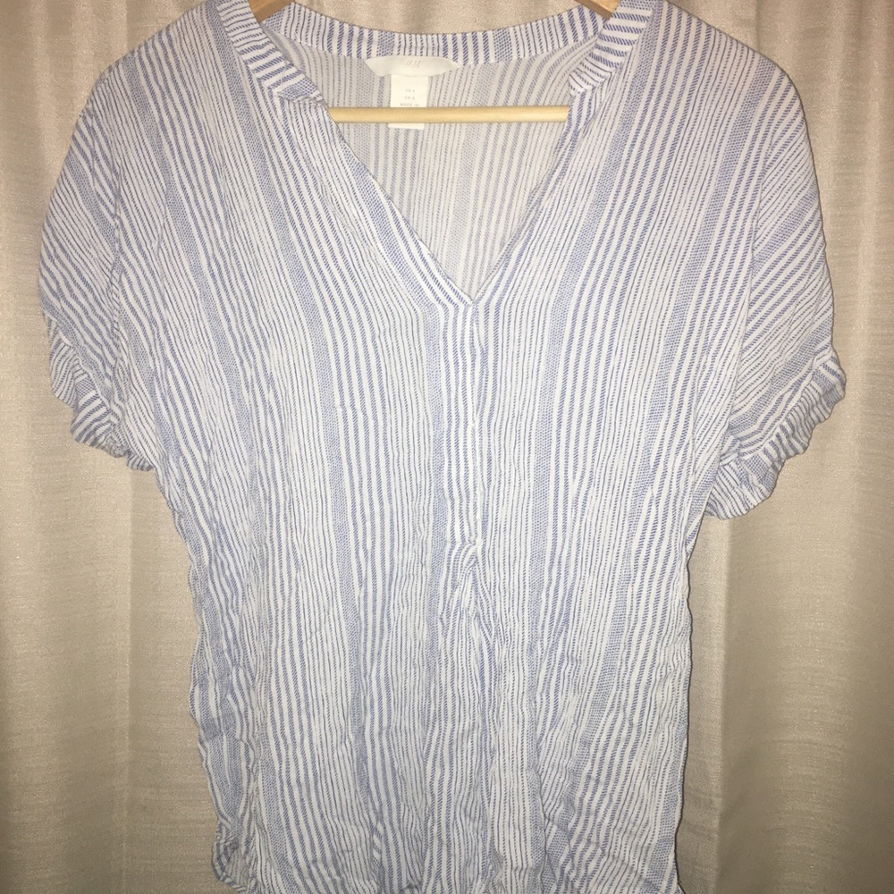 H&M barely worn v-neck blouse size 6
